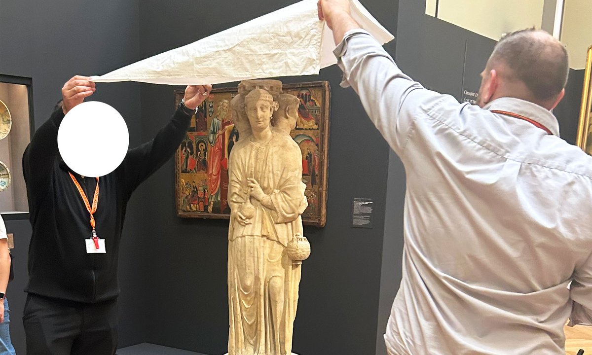Water leaks into the Louvre's Cimabue exhibition, landing close to the master's greatest early painting