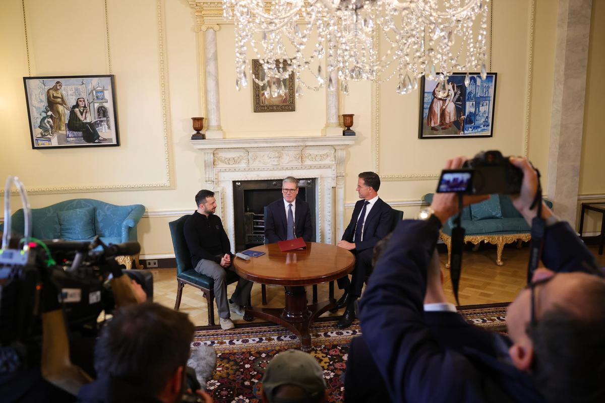 Prime Minister Keir Starmer meets Ukraine's President Volodymyr Zelenskyy and NATO Secretary General Mark Rutte at 10 Downing Street. Above them, the newly hung Paula Rego works
Simon Dawson / No 10 Downing Street