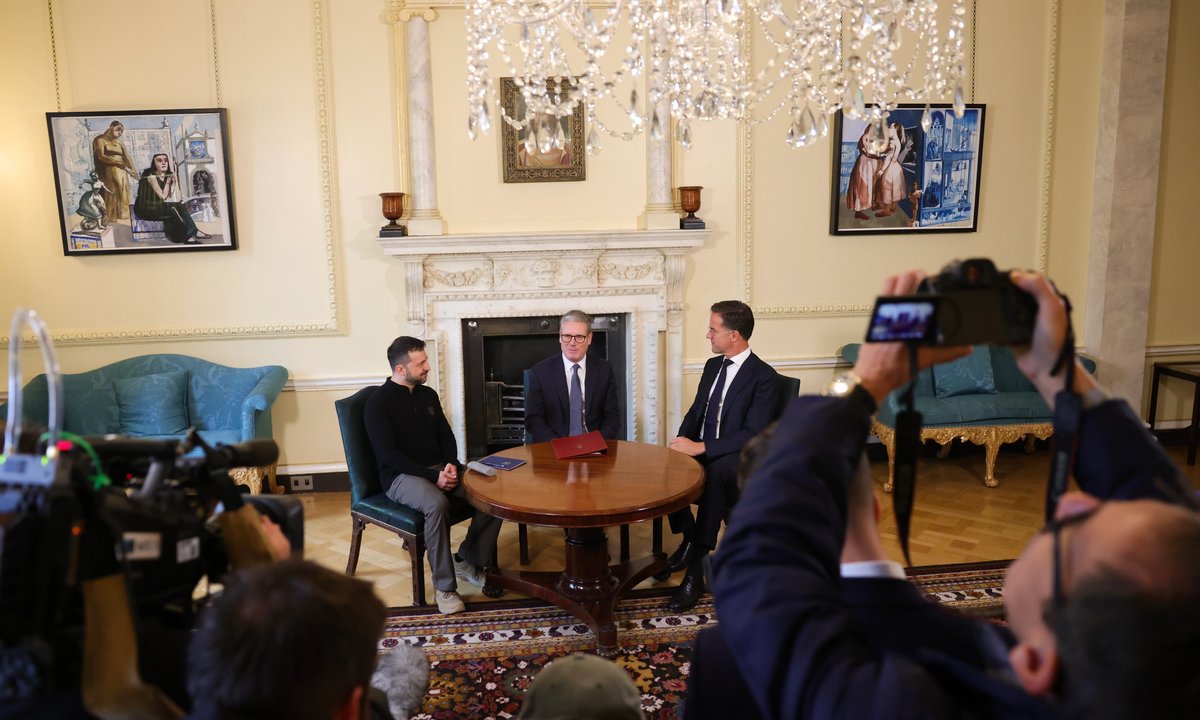 Paula Rego paintings replace royal portrait at No.10 Downing Street Paula Rego paintings replace royal portrait at No.10 Downing Street