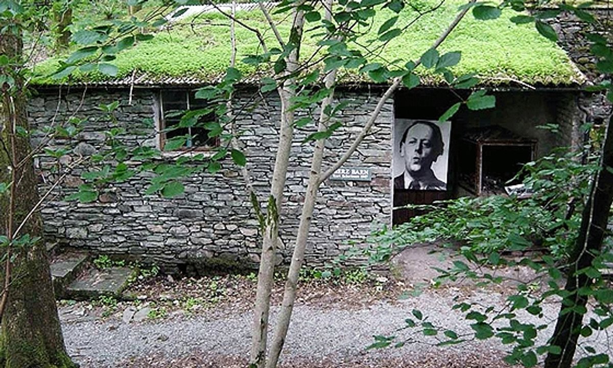 After makes an attempt to reserve it, the studio of Kurt Schwitters—who escaped Nazi Germany to turn into certainly one of England’s nice Absurdists—is to be offered After makes an attempt to reserve it, the studio of Kurt Schwitters—who escaped Nazi Germany to turn into certainly one of England’s nice Absurdists—is to be offered