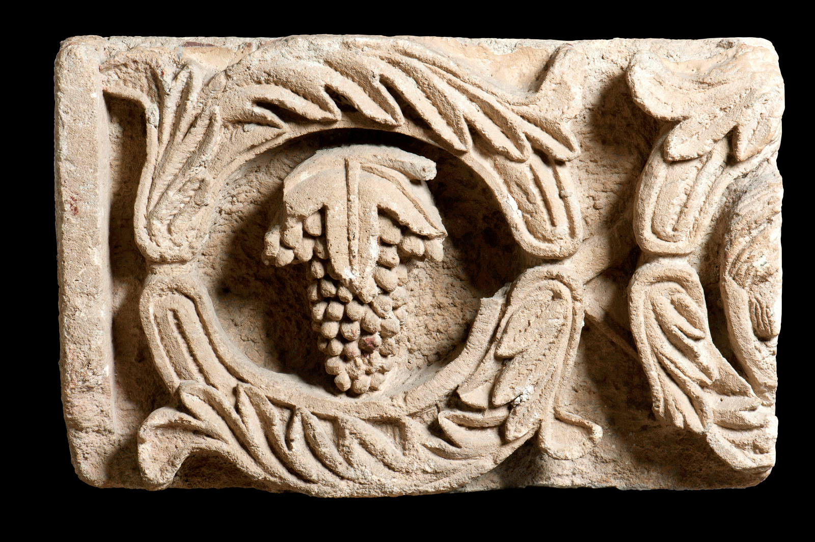 Vine scroll frieze fragment from Period III Altar platform at Khirbet et-Tannur © Juan Orlandis Habsburgo