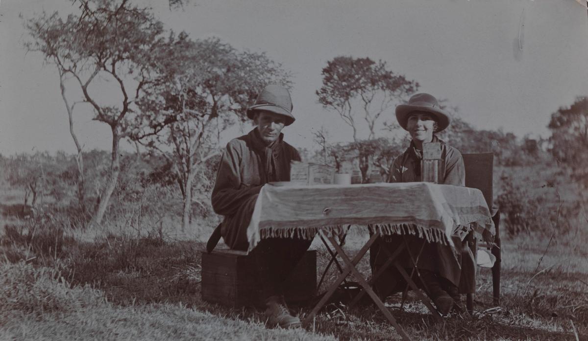 Untitled (Karen Blixen with her friend Erik von Otter), photographed by Thomas Dinesen between 1921 and 1925 Image: courtesy of Messums