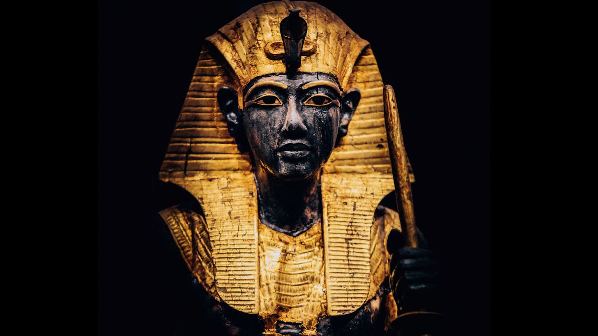 The 150 Tutankhamun artefacts in the touring exhibition include the Guardian statue of the Ka of the king wearing the Nemes headcloth © IMG