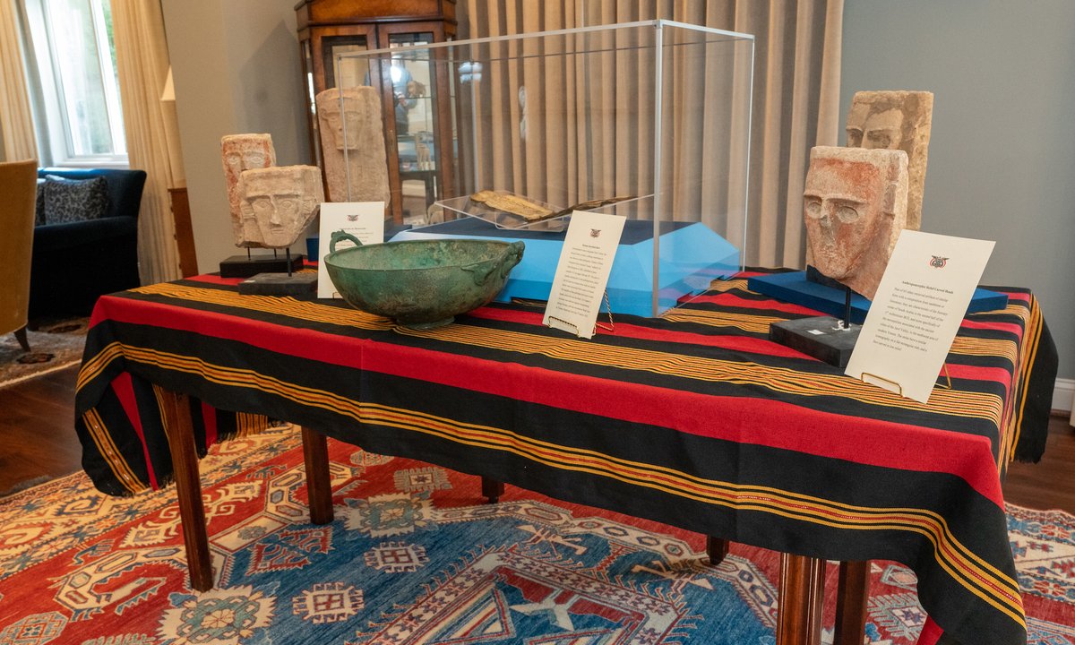 Smithsonian to show 77 looted artefacts from Yemen in shared stewardship settlement Smithsonian to show 77 looted artefacts from Yemen in shared stewardship settlement