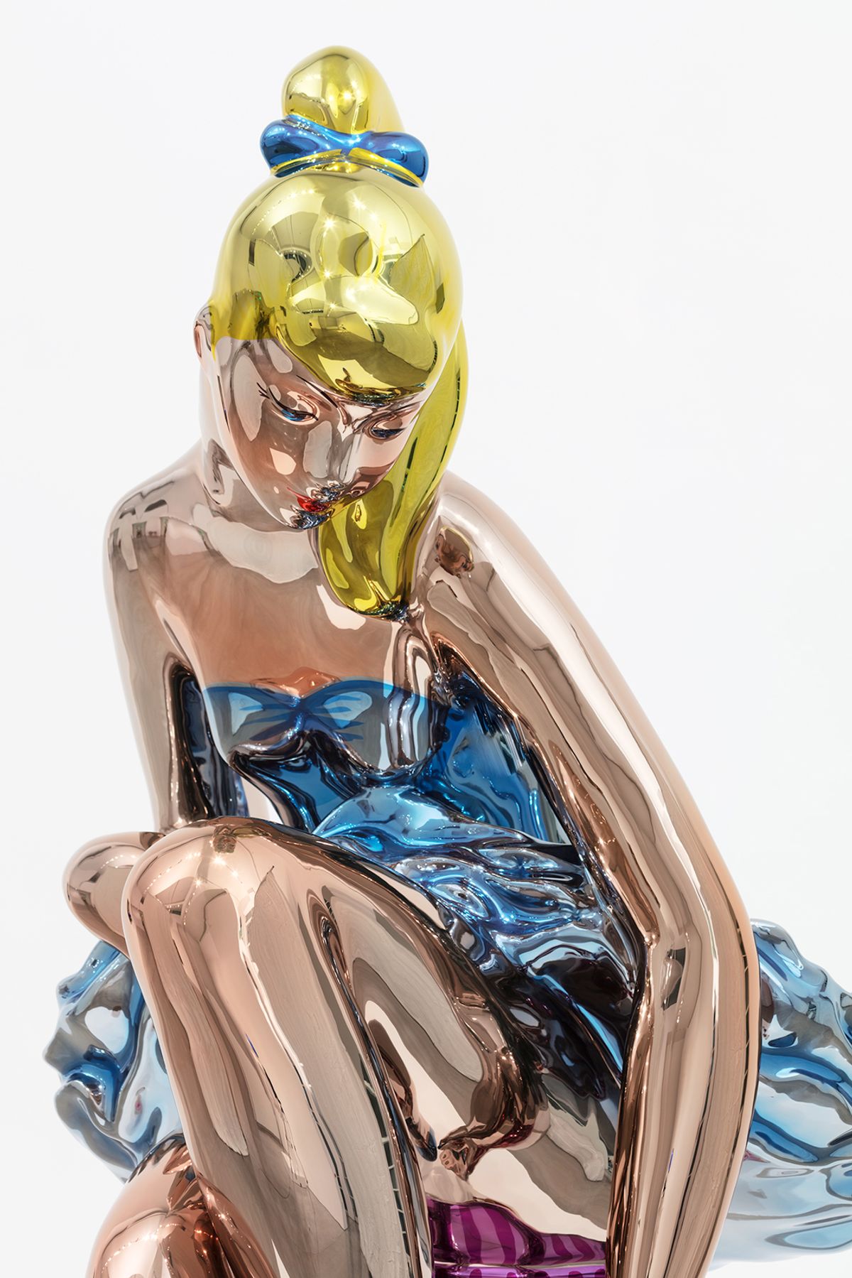 Detail of Jeff Koons's Seated Ballerina (2010-15) © Jeff Koons