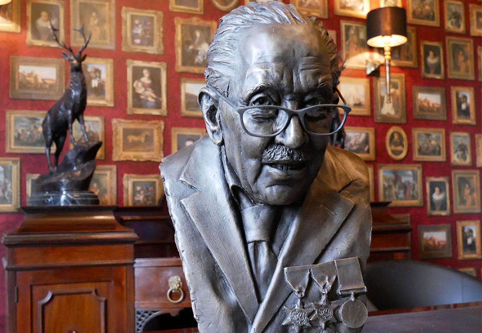 The bust of Captain Sir Tom Moore produced by Monumental Icons courtesy Monumental Icons