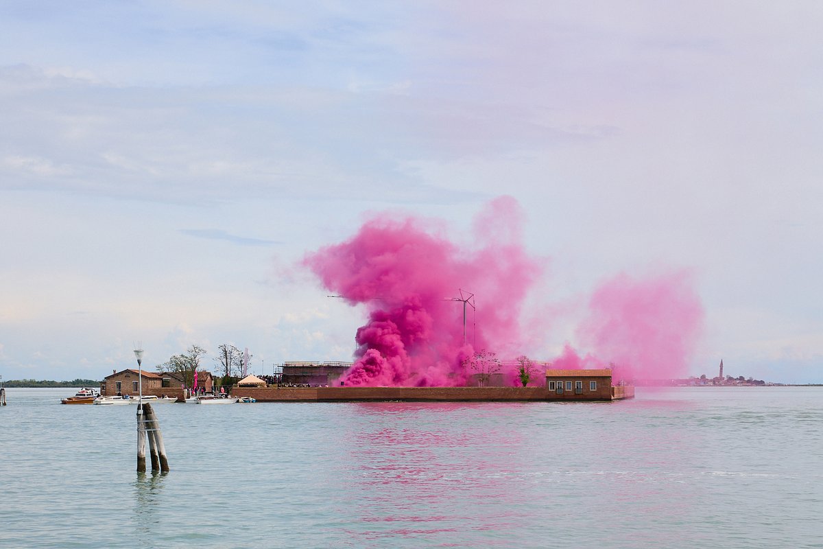 Installation view of Eun-Me Ahn’s Pinky Pinky ‘Good’ (2024) on the island of San Giacomo
Courtesy Fondazione Sandretto Re Rebaudengo