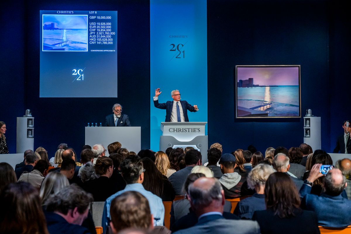 Chrisitie's auctioneer Jussi Pylkkänen selling a David Hockney painting, Early Morning Saint-Maxime (1968-69) © Christie's Images Ltd. 2022