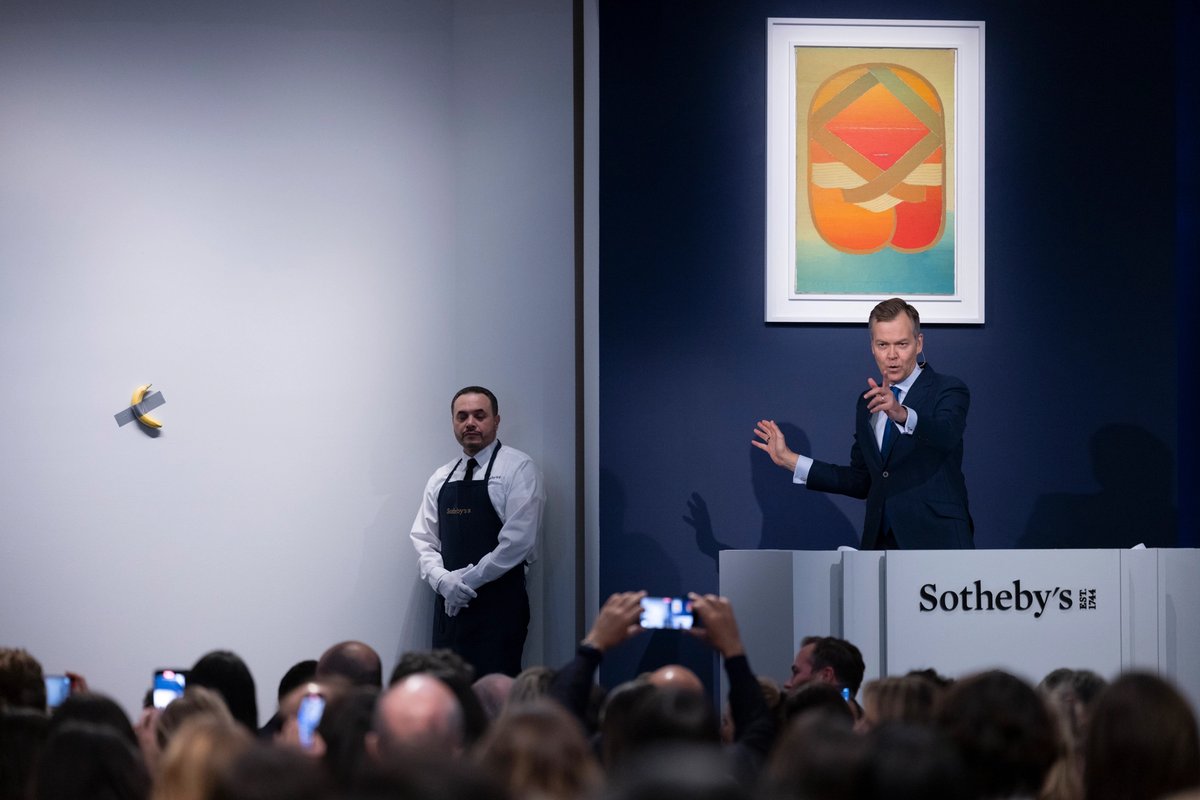 Sotheby’s auctioneer Oliver Barker in action during the sale of Maurizio Cattelan Comedian (2019) during this week’s Now and Contemporary Evening Auction in New York
Courtesy of Sotheby’s