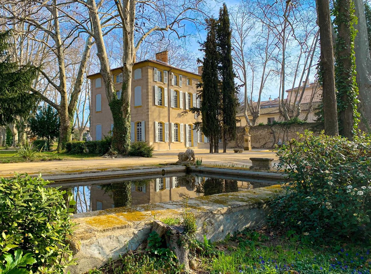 Home is where the art is: the Bastide du Jas de Bouffan, the family mansion where Cezanne painted some of his first works directly onto the walls of the Grand Salon
Photo © Michel Fraisset