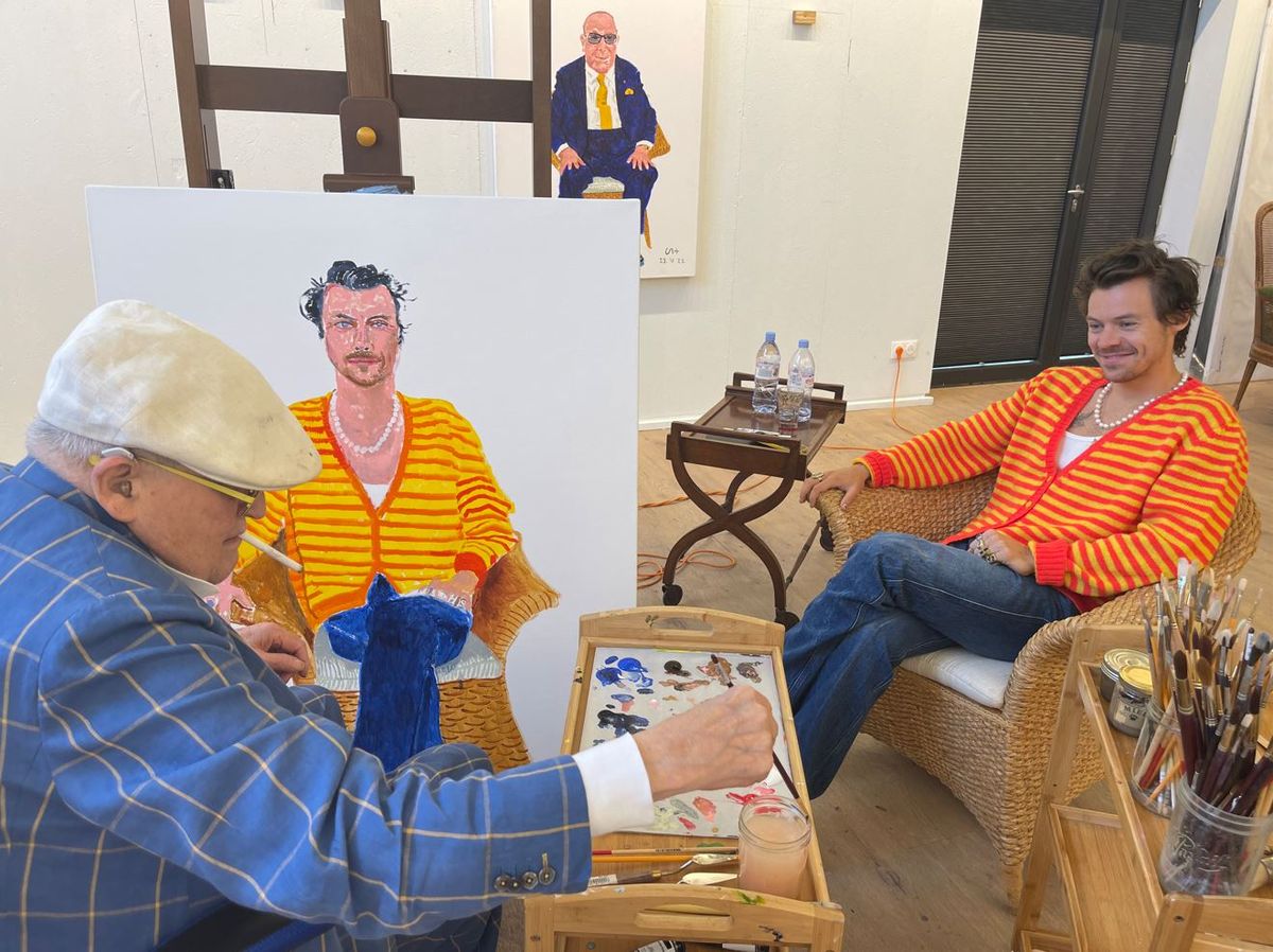 David Hockney Painting Harry Styles, (With Portrait of Clive Davis), Normandy Studio, 1st June 2022. 
Photo: Jean-Pierre Gonçalves de Lima