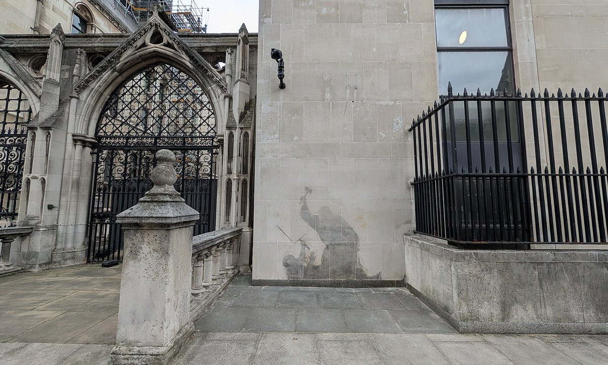 UK Ministry of Justice spent more than £85,000 removing Banksy mural from the Royal Courts of Justice – The Art Newspaper UK Ministry of Justice spent more than £85,000 removing Banksy mural from the Royal Courts of Justice – The Art Newspaper