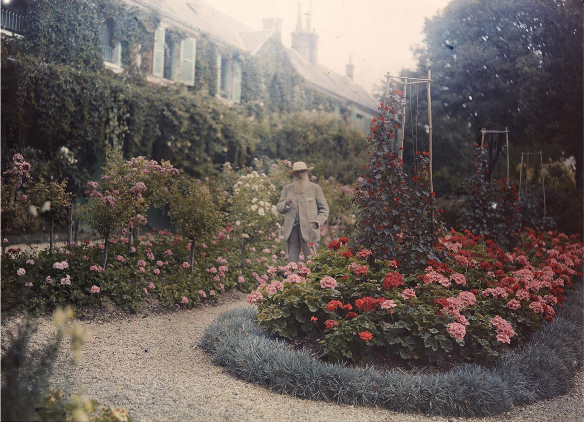 A 1921 photograph of Claude Monet in his garden at Giverny, where he painted some of his most famous works © Collection Troob Family Foundation/courtesy of Fine Arts Museums, San Francisco