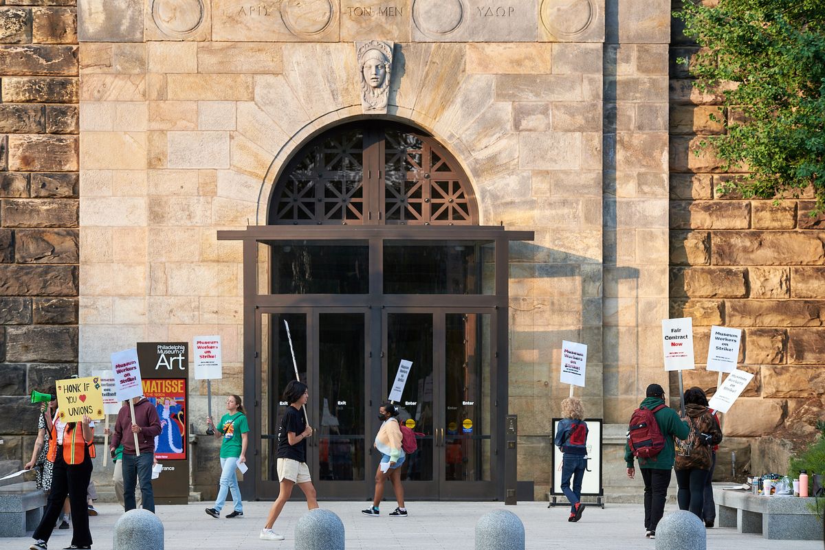 Striking Philadelphia Museum of Art workers picket outside a museum entrance on 16 September Photo by Tim Tiebout