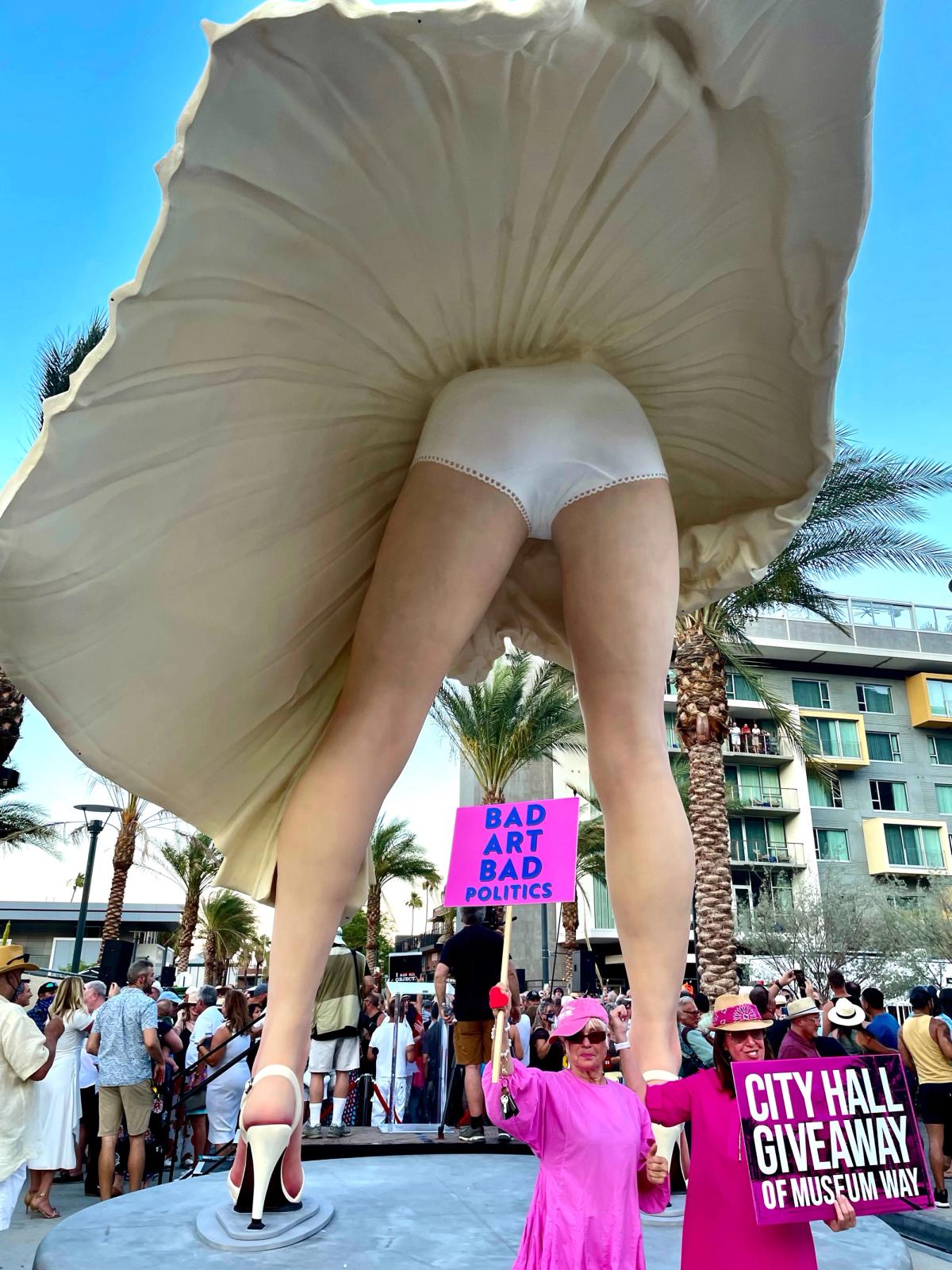 Outrage Over Sexy Giant Marilyn Monroe Palm Springs Statue: 'Sexist,  Exploitive' - No Peace 'Even In Death' 