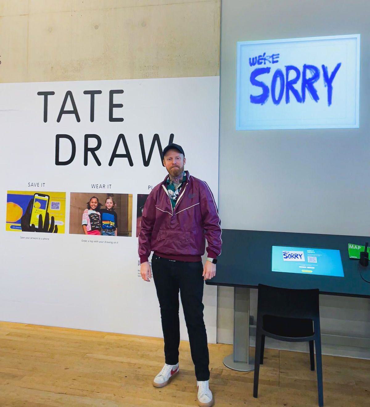 The artist Odee showing his We're Sorry project, "guerrilla style", at the Tate Photo © the artist