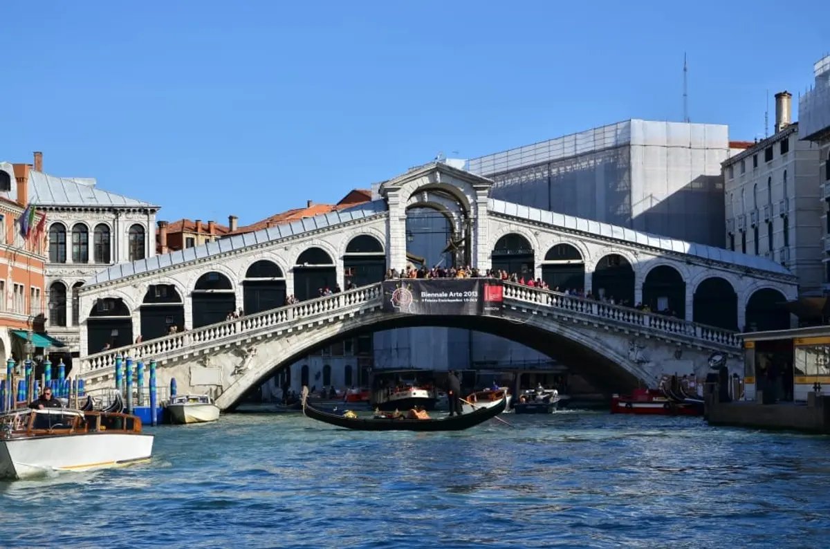 Rialto Bridge in Venice which can be overwhelmed by crowds
Wikimedia