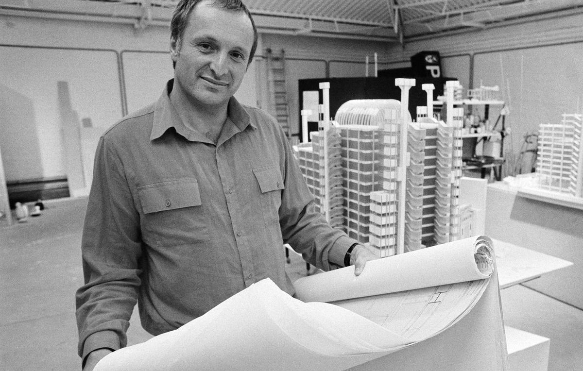 Rogers in his studio with a model of his scheme for the Lloyd’s of London headquarters, 1979 Evening Standard/Hulton Archive/Getty Images