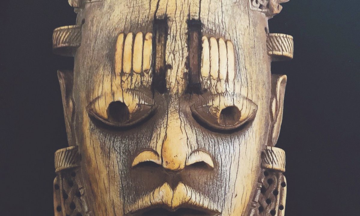 Qatari Traditional Mask Qatari sheikh’s rare ivory mask, stolen from Benin City by the British ...