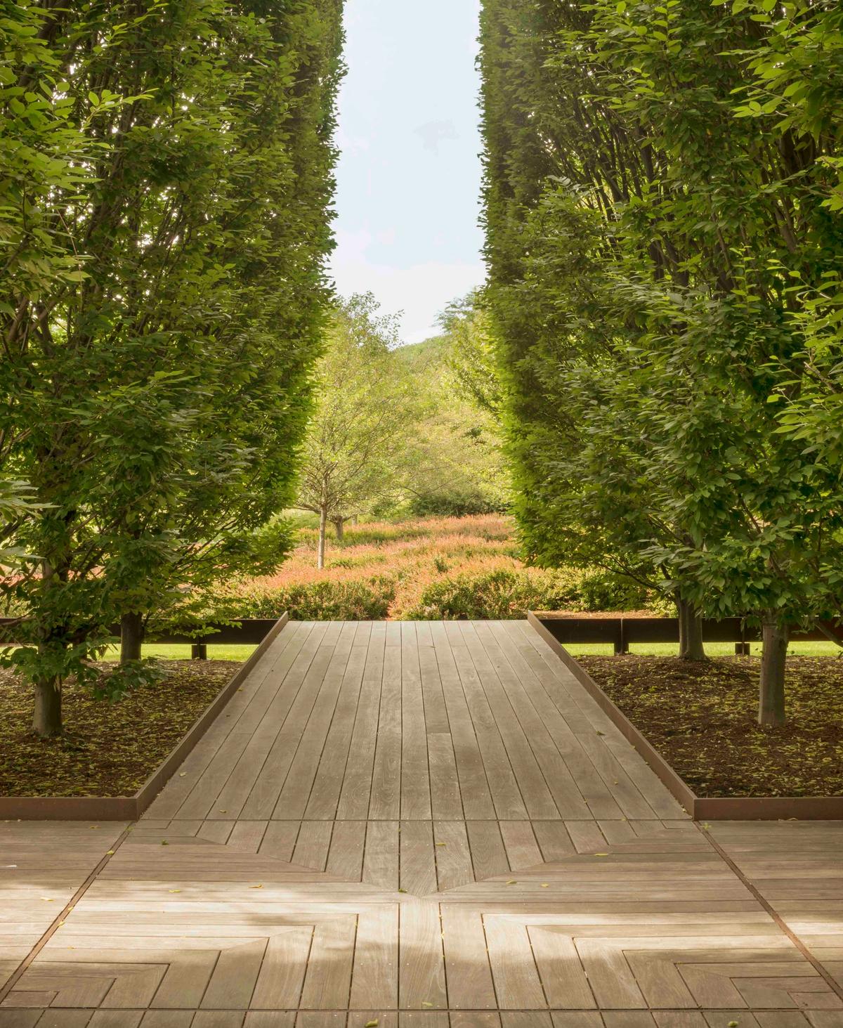 The forecourt at Dia Beacon
© Dia Art Foundation, New York. Photo: Bill Jacobson Studio, New York. Courtesy Dia Art Foundation, New York