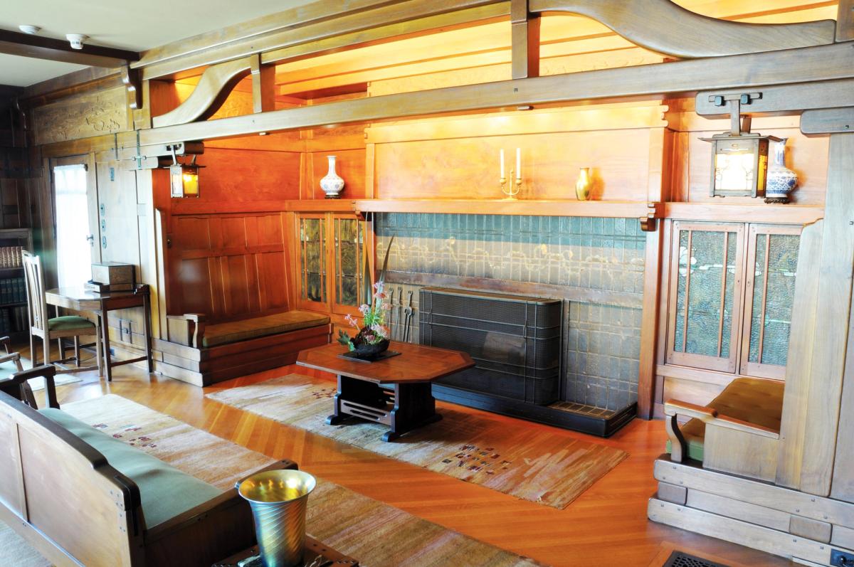 An exemplary Arts and Crafts interior by Greene & Greene: the living room of Gamble House, Pasadena, California (1908-09) Courtesy Gamble House / Eye Ubiquitous / Alamy