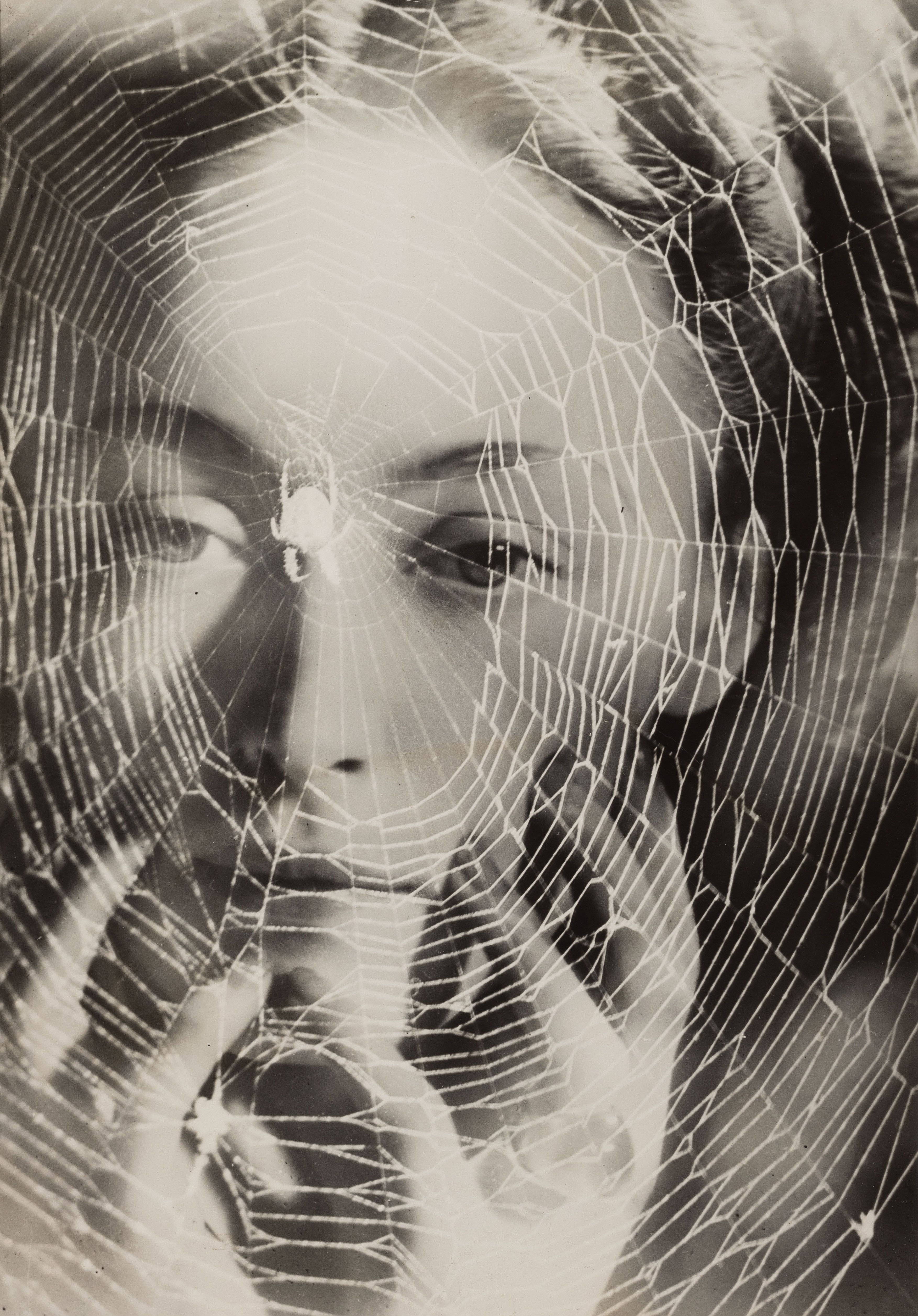 Dora Maar's Untitled (Fashion photograph, around 1935) Collection Therond © ADAGP, Paris and DACS, London 2019