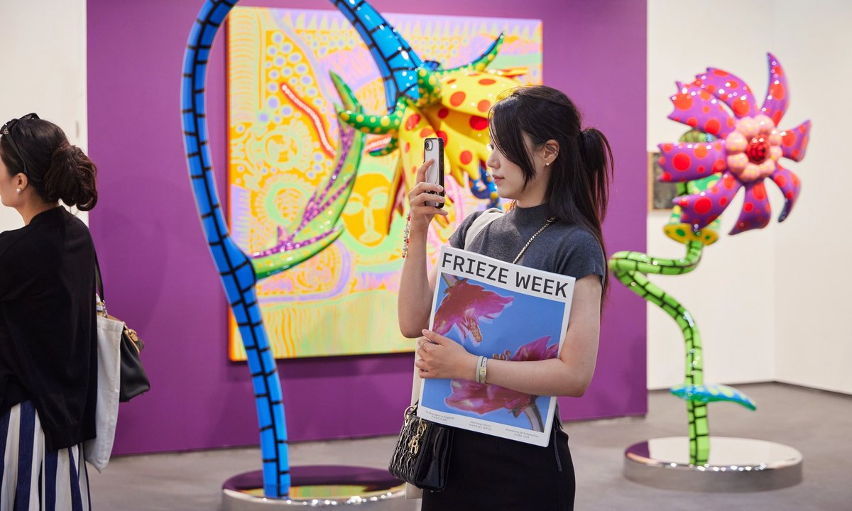 Despite external chaos, Frieze Seoul soldiers on