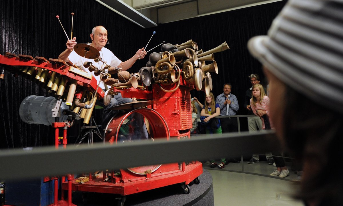 Llyn Foulkes, art world iconoclast, has died, aged 91 – The Art Newspaper