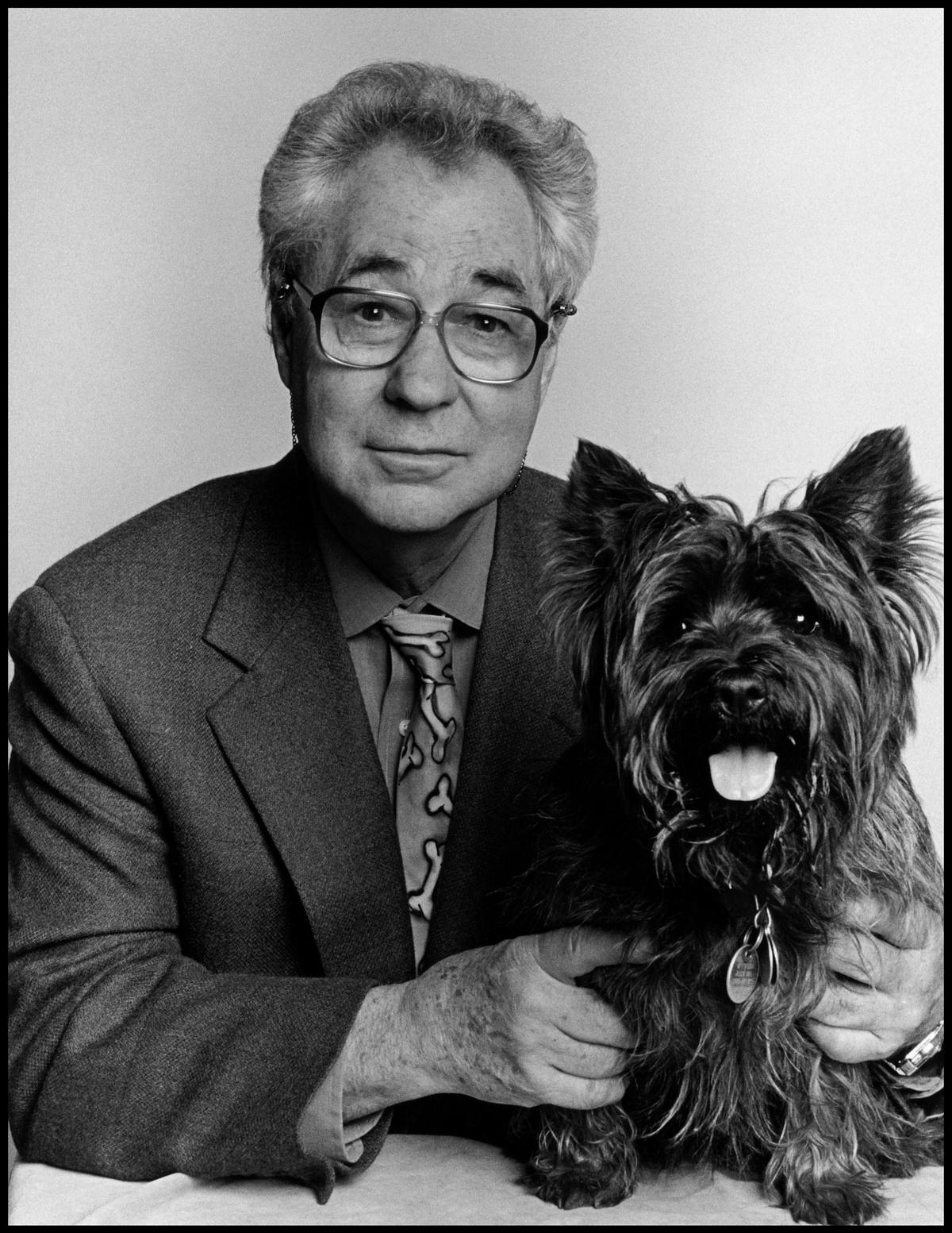 Elliott Erwitt self-portrait in New York, New York. 1999 © Elliott Erwitt/Magnum Photos