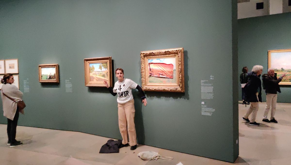 The Riposte Alimentaire protestor covered Monet’s painting with what the group described as “a nightmarish version of the same painting, representing a field of poppies in 2100”
Courtesy of Riposte Alimentaire (via X, formerly known as Twitter)