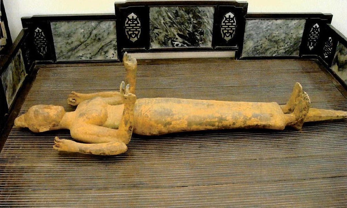 Douglas Latchford’s estate hands over 12m to settle US trafficking case