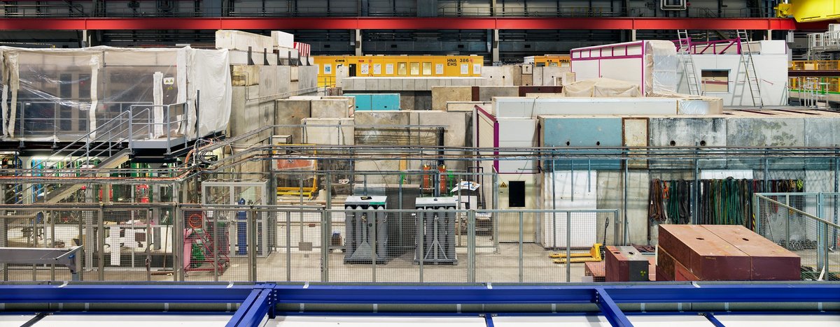 Thomas Struth, Beam Line Zone 1, EHN 1, CERN, Prévessin-
Moens 2021 (2021)