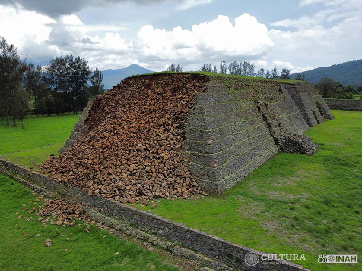 The partially collapsed pyramid at the the Ihuatzio Archaeological Zone, in Michoacán Photo: Ramiro Aguayo, INAH
