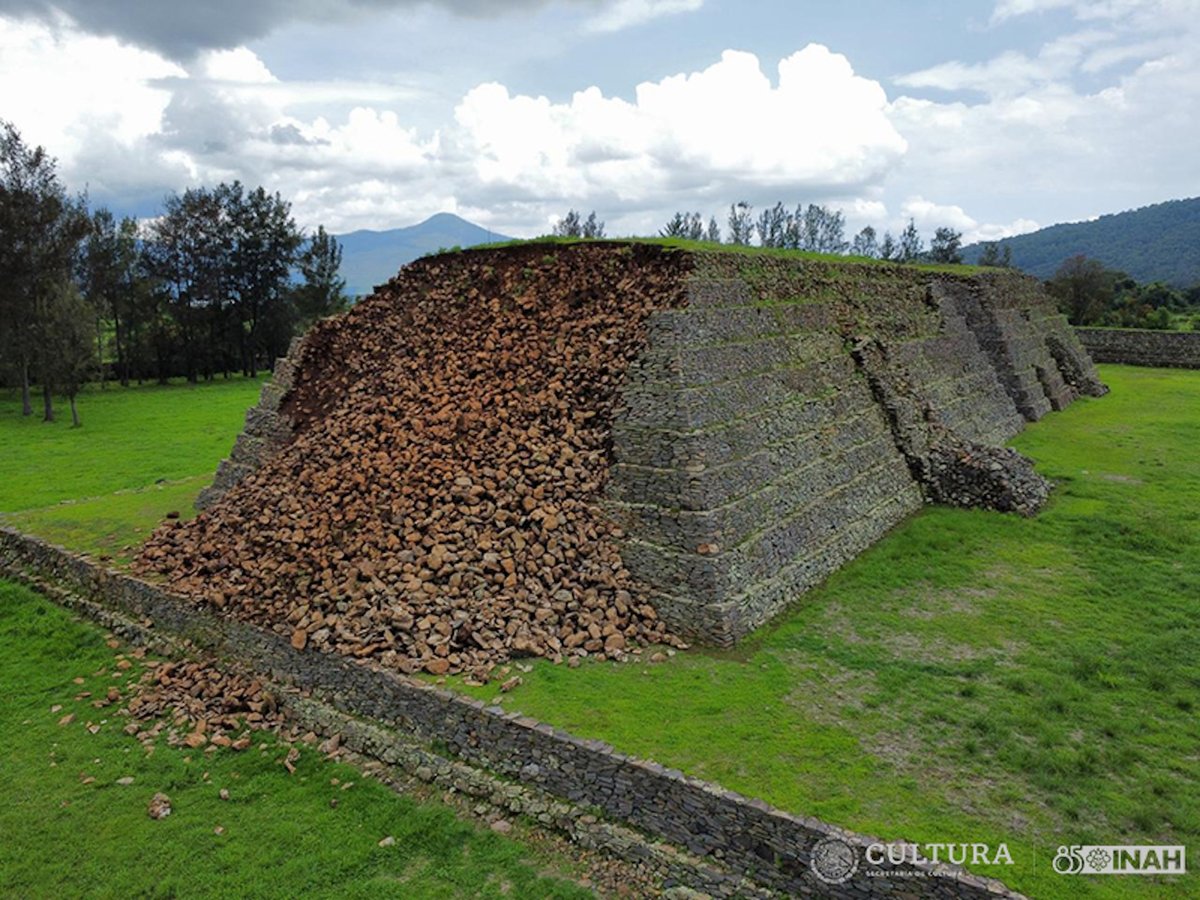 The partially collapsed pyramid at the the Ihuatzio Archaeological Zone, in Michoacán Photo: Ramiro Aguayo, INAH