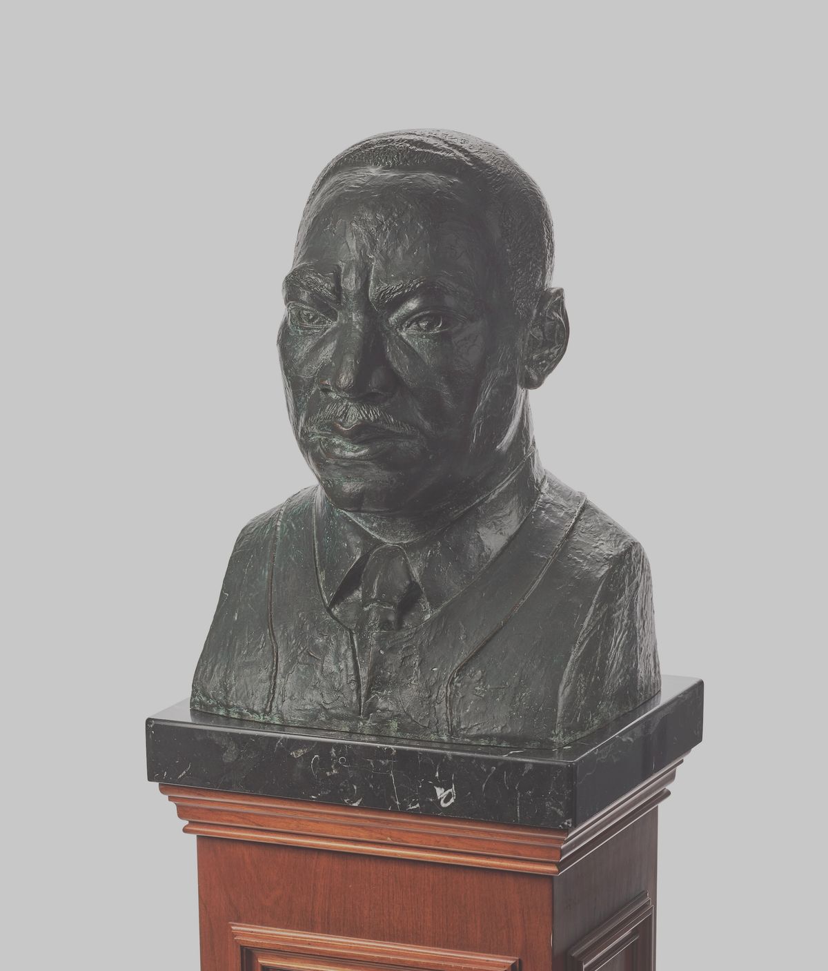 Elizabeth Catlett’s Martin Luther King, Jr. (1984-85) Photo: Randy Dodson, courtesy the Fine Arts Museums of San Francisco. © Catlett Mora Family Trust / Licensed by VAGA at Artists Rights Society (ARS), New York