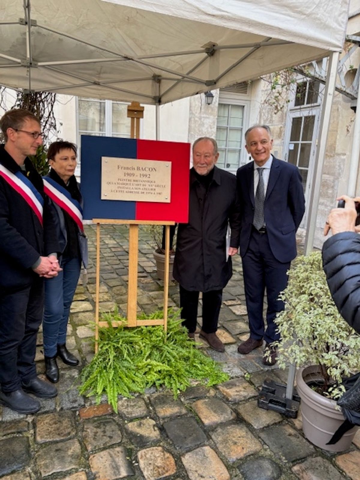 Michael Peppiatt and Guillaume Cerutti at the ceremony

photo: Charles Campbell