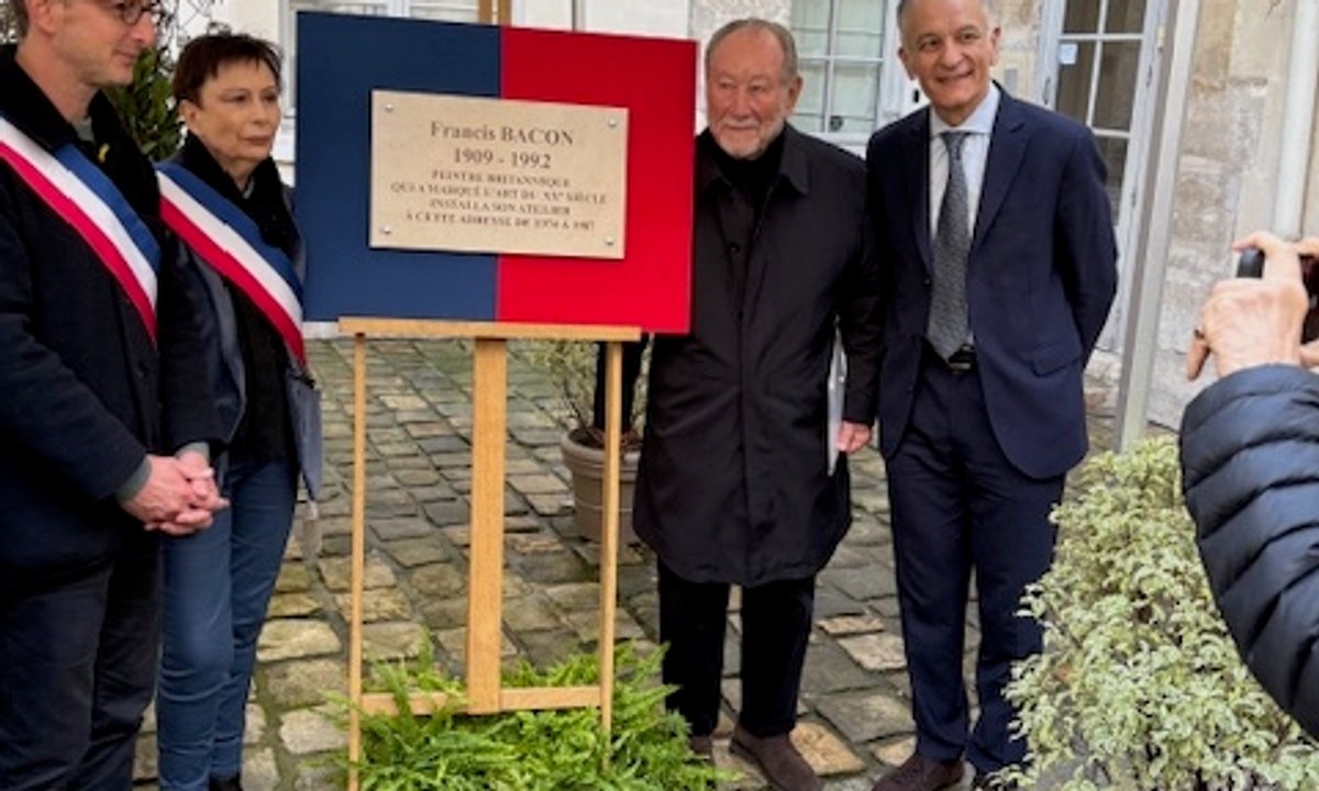 Francis Bacon's Paris pad honoured with plaque