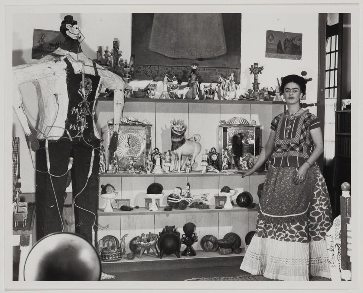 Bernard Silberstein, Frida Kahlo in Rivera Living Room with Figure of Judas, around 1940. Courtesy of the Museum of Fine Arts, Boston.