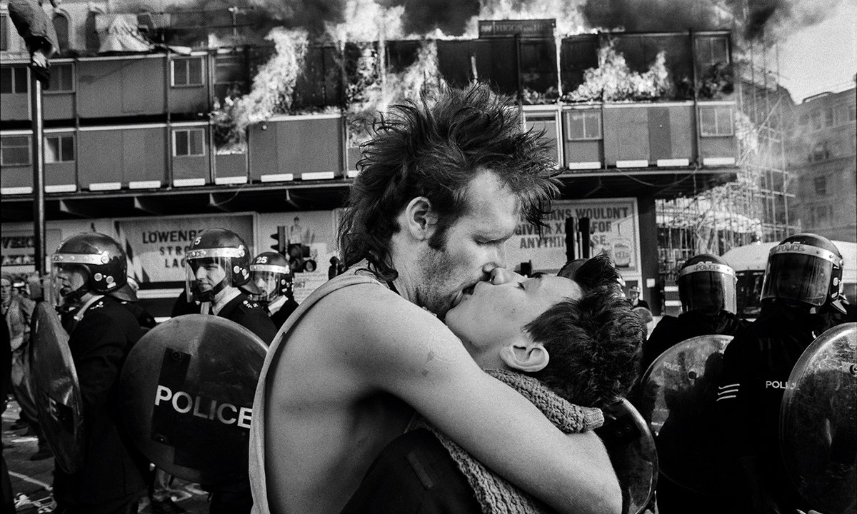 Tate exhibition celebrates a riotous decade in British photography Tate exhibition celebrates a riotous decade in British photography