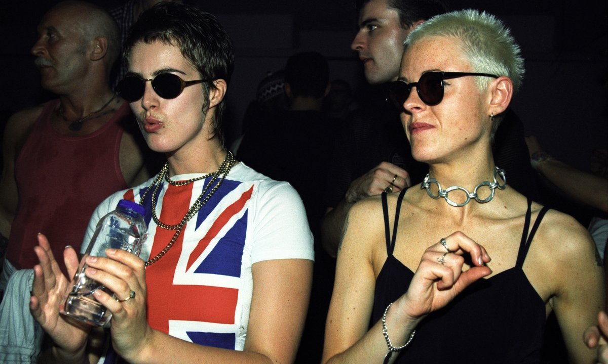 Spice up your life: Tate channels 90s glam at The Groucho Club – The Art Newspaper