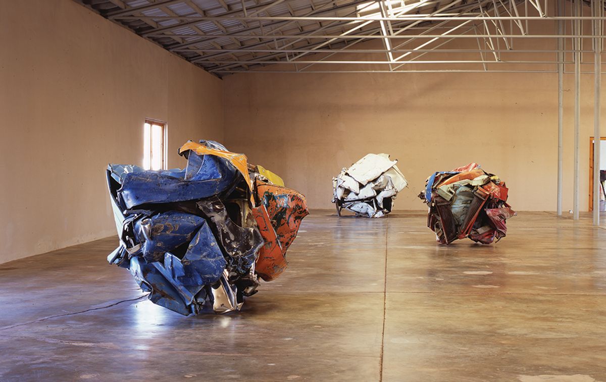 Chamberlain’s monumental steel works, made from crushed and welded car parts, have been cleaned. Florian Holzherr; courtesy of the Chinati Foundation; © 2022 Fairweather & Fairweather LTD/Artists Rights Society (ARS), New York.