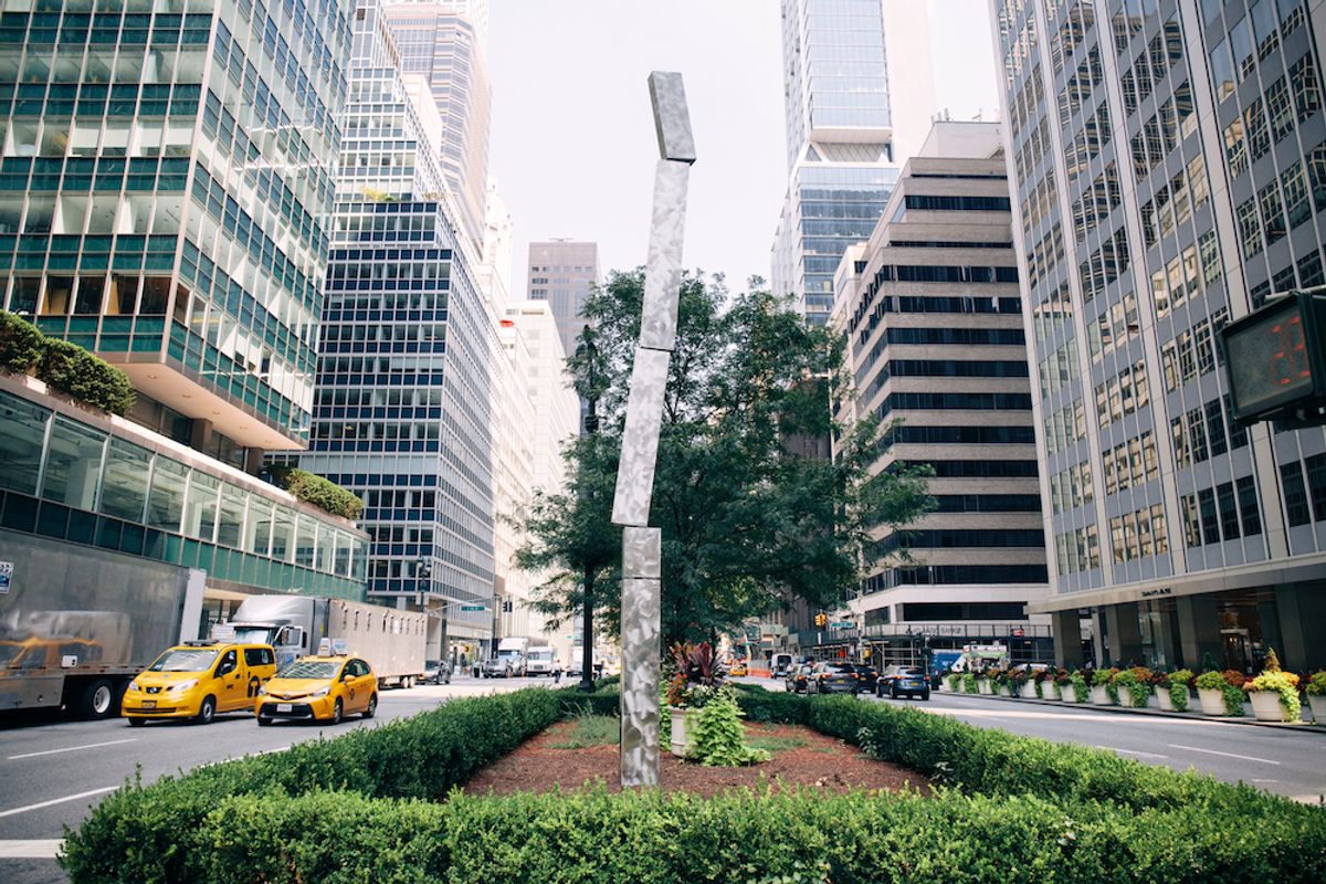 George Rickey, Breaking Column II, 1989, stainless steel, height 226 inches; 574 cm. © George Rickey Foundation, Inc./Artist Rights Society (ARS), New York Courtesy of Kasmin Gallery