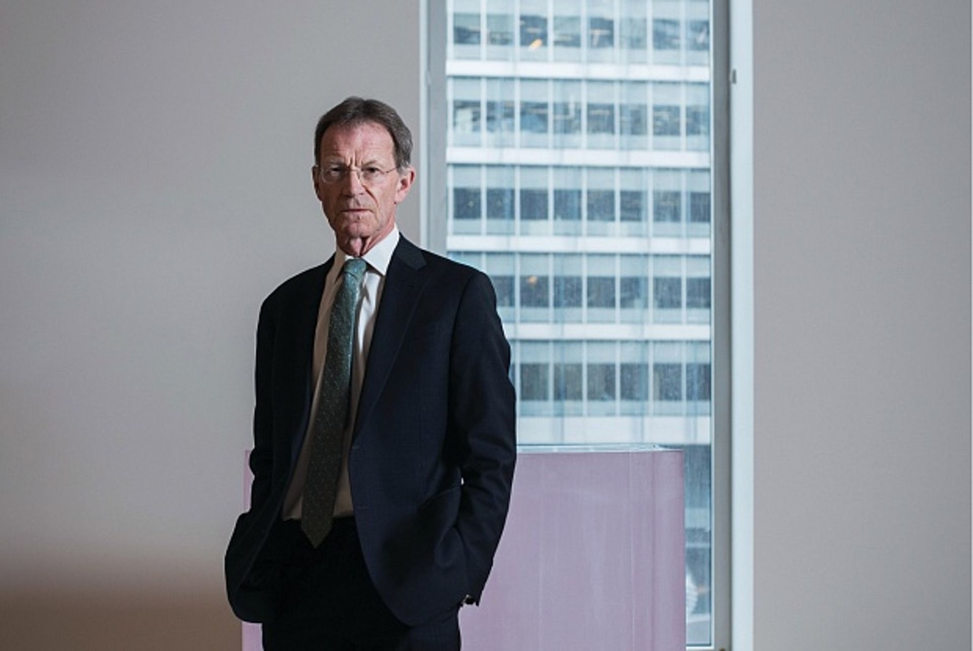 Nicholas Serota in front of a Roni Horn sculpture in the Tate’s new galleries Photo: Hugo Glendinning, 2016