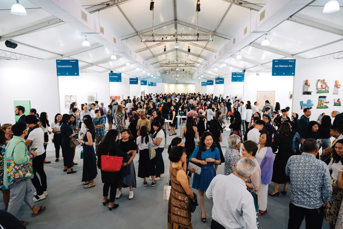 Visitors at the opening of SEA Focus 2019 (left) Courtesy of SEA Focus and STPI © Ahmad Iskandar