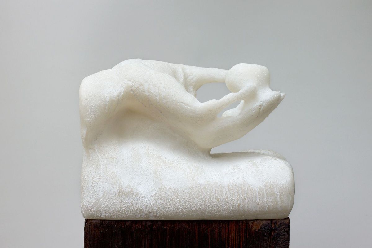 Malia Jensen, Hand (with Plum) (2020) Cristin Tierney