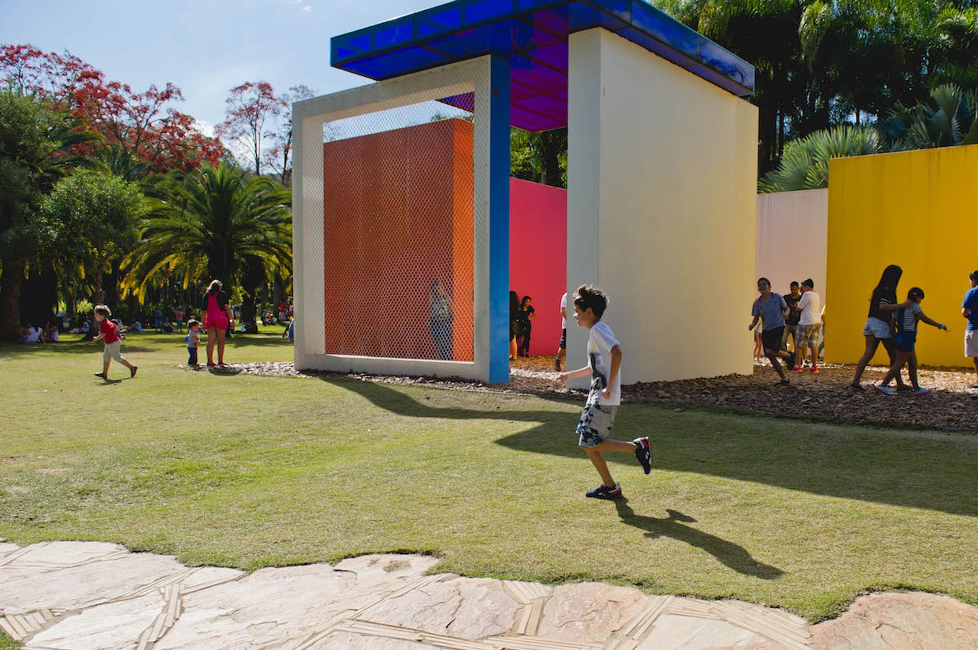 Visitors at Inhotim with an installation by the Brazilian sculptor Hélio Oiticica William Gomes