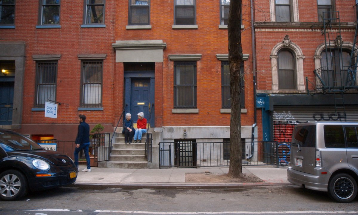 In 1950s New York, three single mothers bought a house together and turned it into a thriving art studio