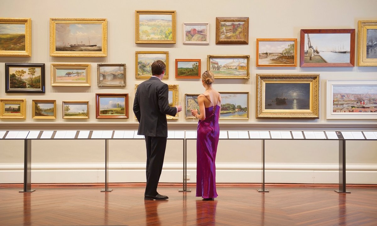 US museums face a funding crisis as new generation of donors comes of age US museums face a funding crisis as new generation of donors comes of age