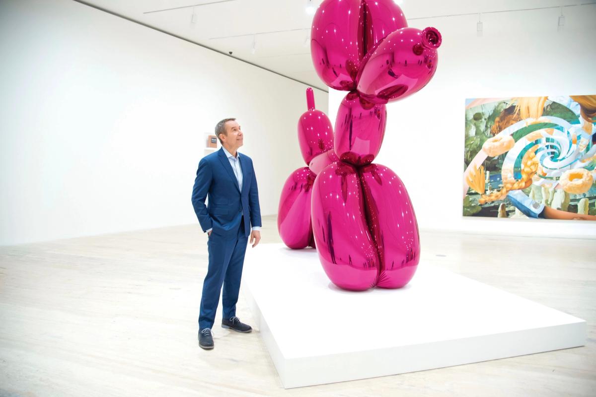 Jeff Koons with his Balloon Dog in Mexico City Photo: Agencia EL UNIVERSAL