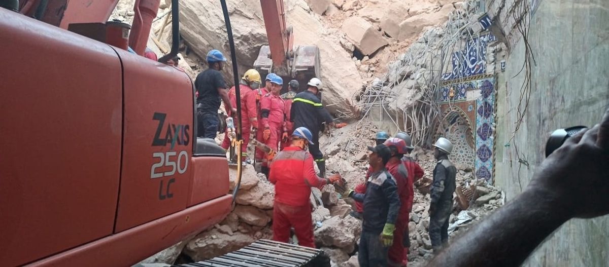 Rescue operations underway at the Qattarat al-Imam Ali shrine in Iraq Photo courtesy General Civil Defence Directorate, via Facebook.